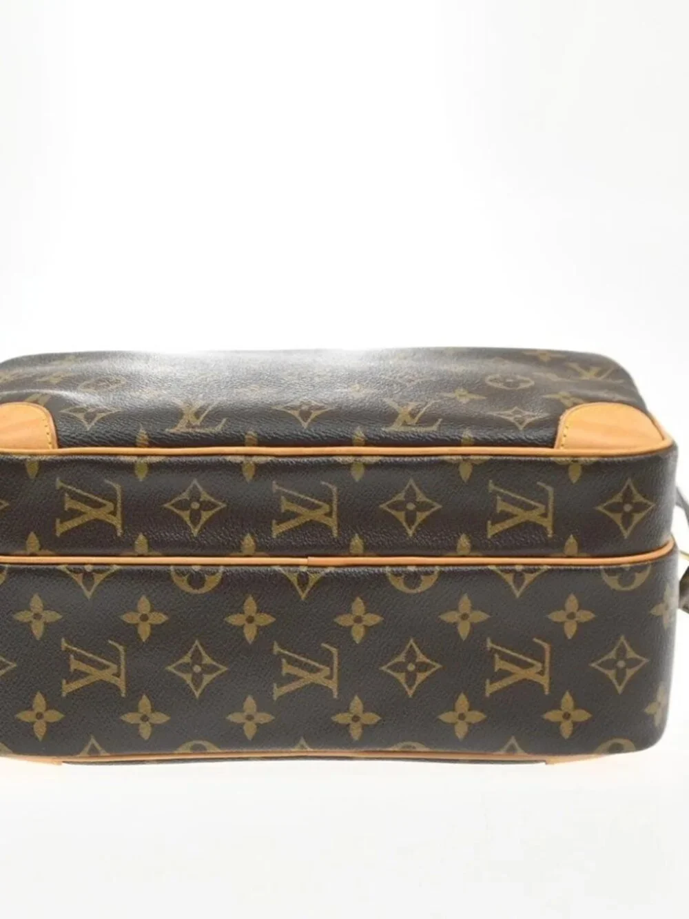 LOUIS VUITTON Nile Crossbody Shoulder Bag Monogram Leather Brown